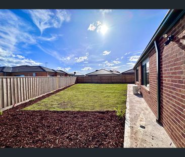 3 Lindberg Street, Manor Lakes, Vic 3024 - Photo 3