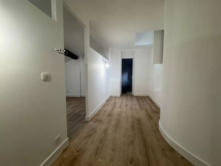 A louer, dans le coeur historique de Périgueux, bel Appartement T2 entièrement restauré - Photo 4