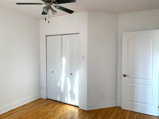 6338 Av. Coolbrook - Photo 1