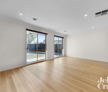 12 Barellan Close, St Albans - Photo 5