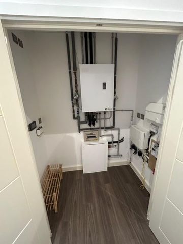 3 Bed Flat, Olympic Park Avenue, E20 - Photo 4