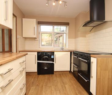 2 bedroom semi-detached house to rent - Photo 3