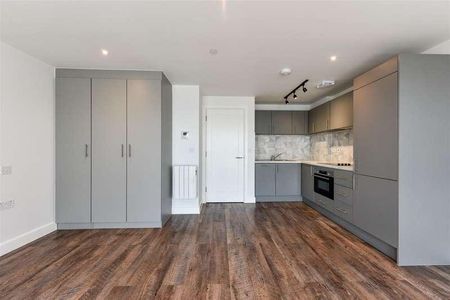 Brunel Hosue, The Hard, Portsmouth, PO1 - Photo 2