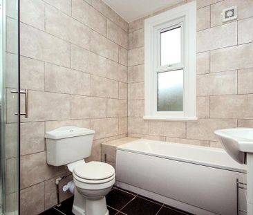 3 bedroom terraced house to rent - Photo 3