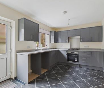 3 bedroom semi-detached house to rent - Photo 6