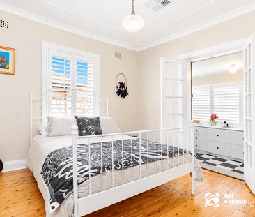 Spacious Family Living with Renovated Interiors & Exceptional Entertaining - Photo 2
