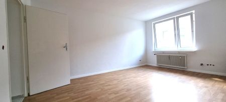 3 Zimmer Wohnung in Super Zentrale Lage mit Balkon, Küche und alle Küchengeräte ! - Foto 5