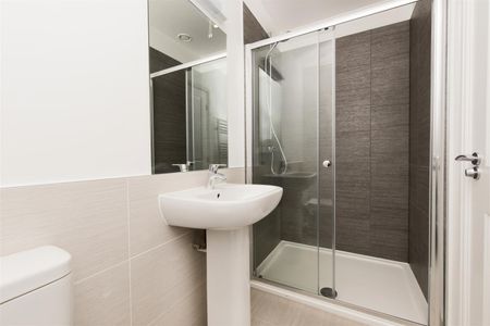 The Spire, 86 Coronation Avenue, Bath, BA2 - Photo 5