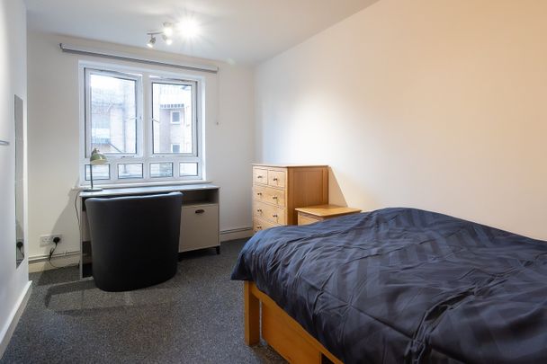 Room in a Shared House, Ashgrove Court, W9 - Photo 1