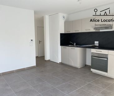 Location Appartement 2 pièces 45m² EVIAN LES BAINS 74500 - Photo 3