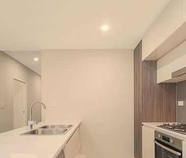 Modern High Level 3 Bedrooms + Study Apartment Available For Lease!! - Photo 1