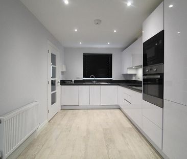 3 bedroom terraced house to rent - Photo 6