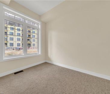 For Lease - 100 Hollywood Court, Waterloo, Ontario - Photo 4