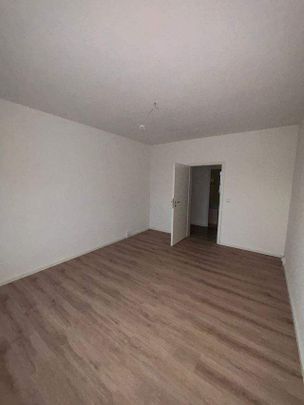 Ruhige 3-Raum-Wohnung im Erdgeschoss mit Balkon - Photo 1