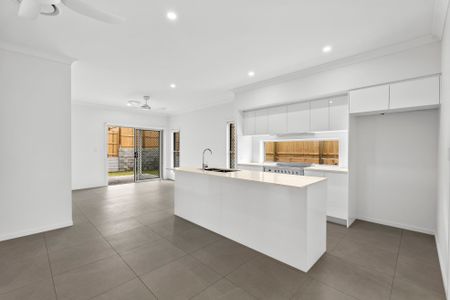 Brand New Hamptons-Inspired Home - Luxury, Lifestyle & Location - Photo 5