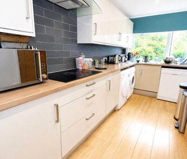 4 bedroom house of multiple occupation to rent - Photo 1