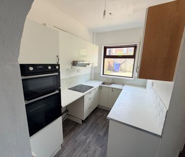 3 bed Terraced - To Let - Photo 4