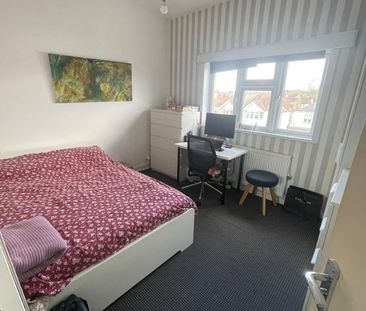 Room in a Shared House, Burnley Road, NW10 - Photo 4