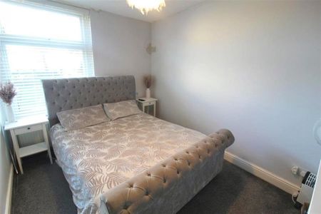 3 Bedroom Semi Detached To Let - Photo 2