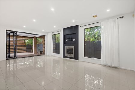 Stunning 4-Bedroom Home in Mickleham - Photo 2