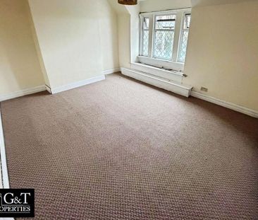 3 bedroom flat to rent - Photo 3