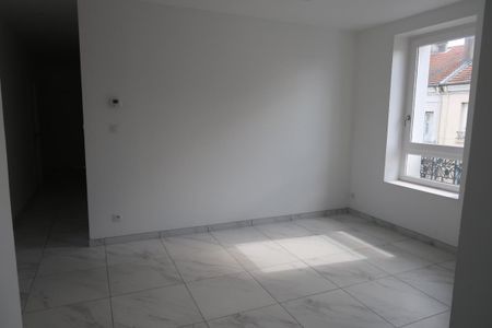 Appartement Le Chambon-Feugerolles - Photo 2