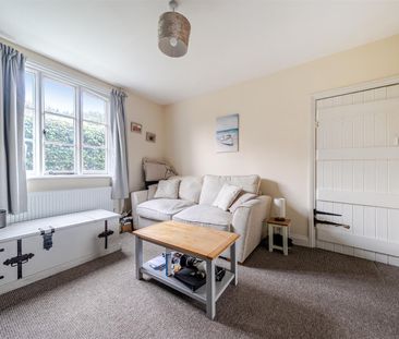 6 Holyhead Road, Nesscliffe, Shrewsbury, SY4 1DB - Photo 2