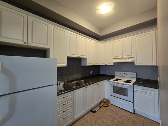 For Lease - 54 King Street Unit# 208, Clarington, Ontario - Photo 1