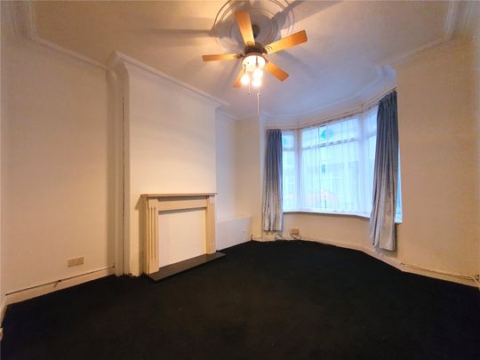 2 bed terraced house to rent in Hampton Road, Stockton-on-Tees, TS18 - Photo 1