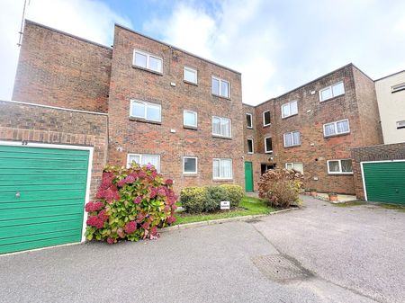 A 2 Bedroom Apartment Instruction to Let in Bexhill-on-Sea - Photo 4