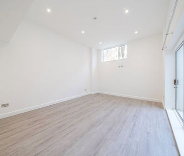 3 bedroom flat to rent - Photo 2