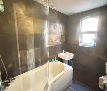 14 Bainbridge Road Upstairs, Leeds, LS6 3AD - Photo 5