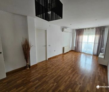 Piso de alquiler en Avenida de la Constitución, Malpartida de Cáceres - Foto 2