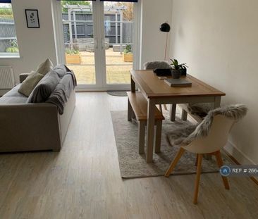 3 bedroom semi-detached house to rent - Photo 3