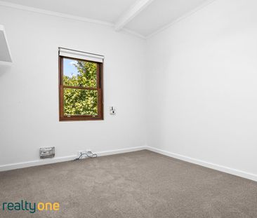 Entertainers Delight In Amazing Location - Be Quick - Photo 6