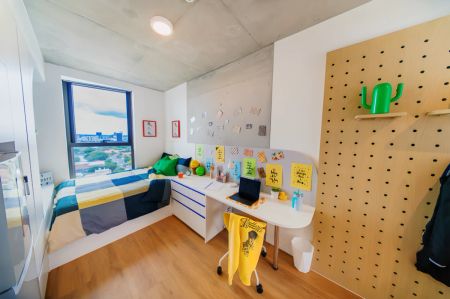 Signature Studio-Double Bed with Corner with Racecourse Views - Photo 3