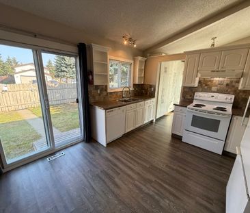 Spacious 4-Bedroom Home for Rent - Photo 3