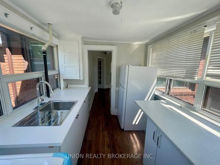 For Lease - 331 Eglinton Avenue Unit# Upper, Toronto, Ontario - Photo 3