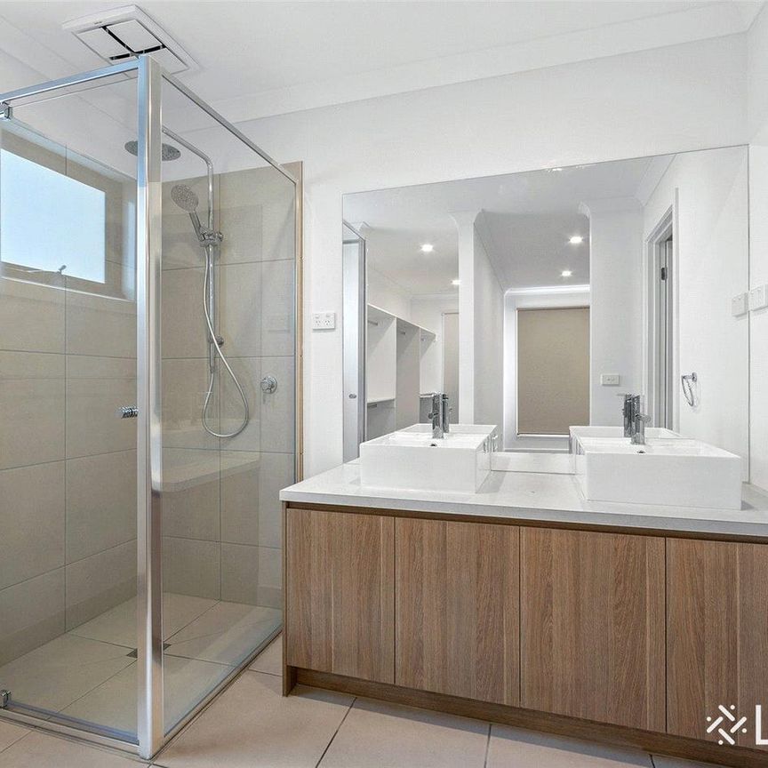 Family Size Townhome in Jubilee Estate - Photo 1