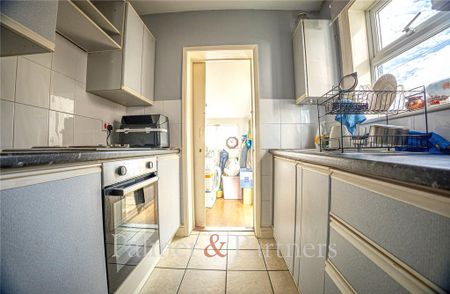 2 bedroom terraced house to rent - Photo 2