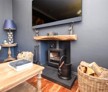 4 bedroom semi-detached house to rent - Photo 4