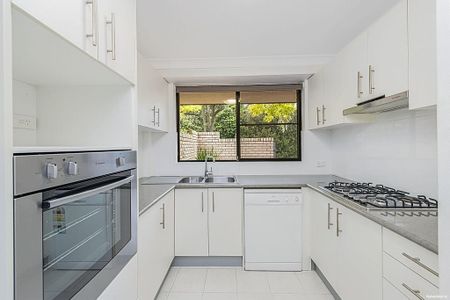 Three-bedroom Townhouse in Prime Wollstonecraft Location - Photo 4