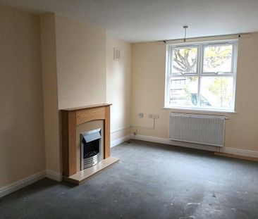 2 bedroom ground floor flat to rent - Photo 1