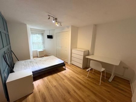 8 bedroom house share to rent - Photo 2