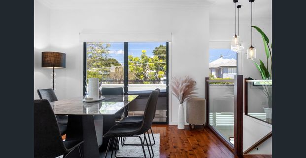 5 Bedroom 3 Bathroom Home Fully Furnished All Bills Incl. - Photo 1