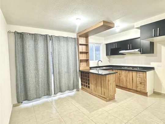 CASA EN RENTA EN SENDAS CERCA DEL AEROPUERTO EL MARQUES QUERETARO GHI2 - Photo 1