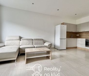 Na prenájom elegantný zariadený 3-izbový byt pri stanici v Nových Z... - Photo 5