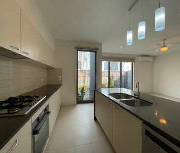 29 Faggs Place, Geelong - Photo 5