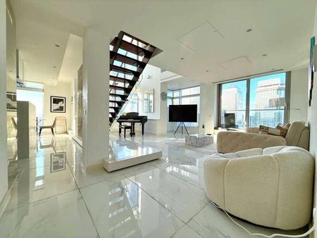 Pan Peninsula Square, Canary Wharf, London, E14 - Photo 4