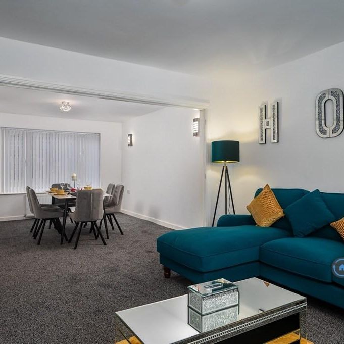 5 bedroom semi-detached house to rent - Photo 1